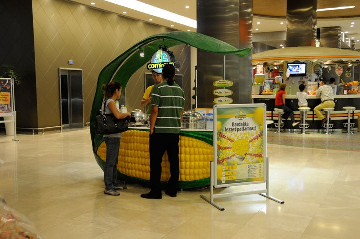 Al Maki Rondo Köşe Kaldırım Reklam Panosu Dış Mekan A Tipi B1 B2