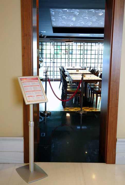 Flexi Menü Panosu Ayarlanabilir Yükseklik Alüminyum Restoran Standı